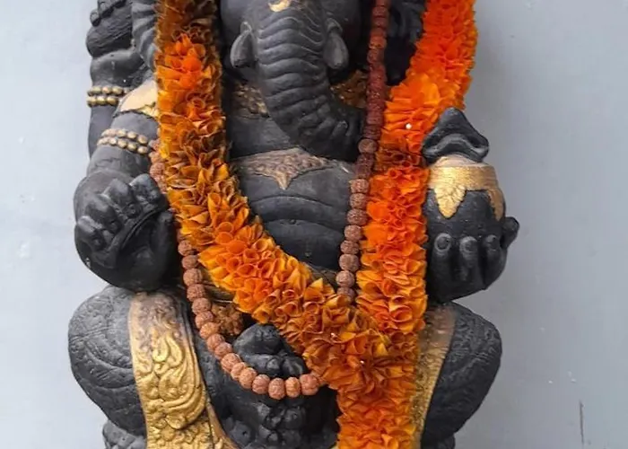 Prema Shiva And By Eps Гостевой дом